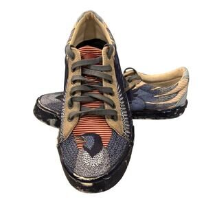 INKKAS bald eagle low top blue and red sneakers, women’s size 9